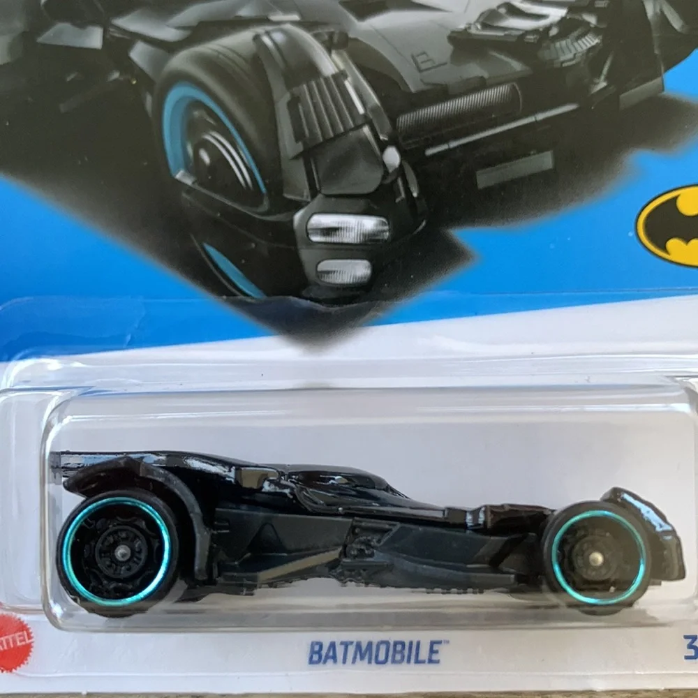 Hot Wheels Car Batman v Superman Black Batmobile Car 1/5 DC Comics Hotwheels